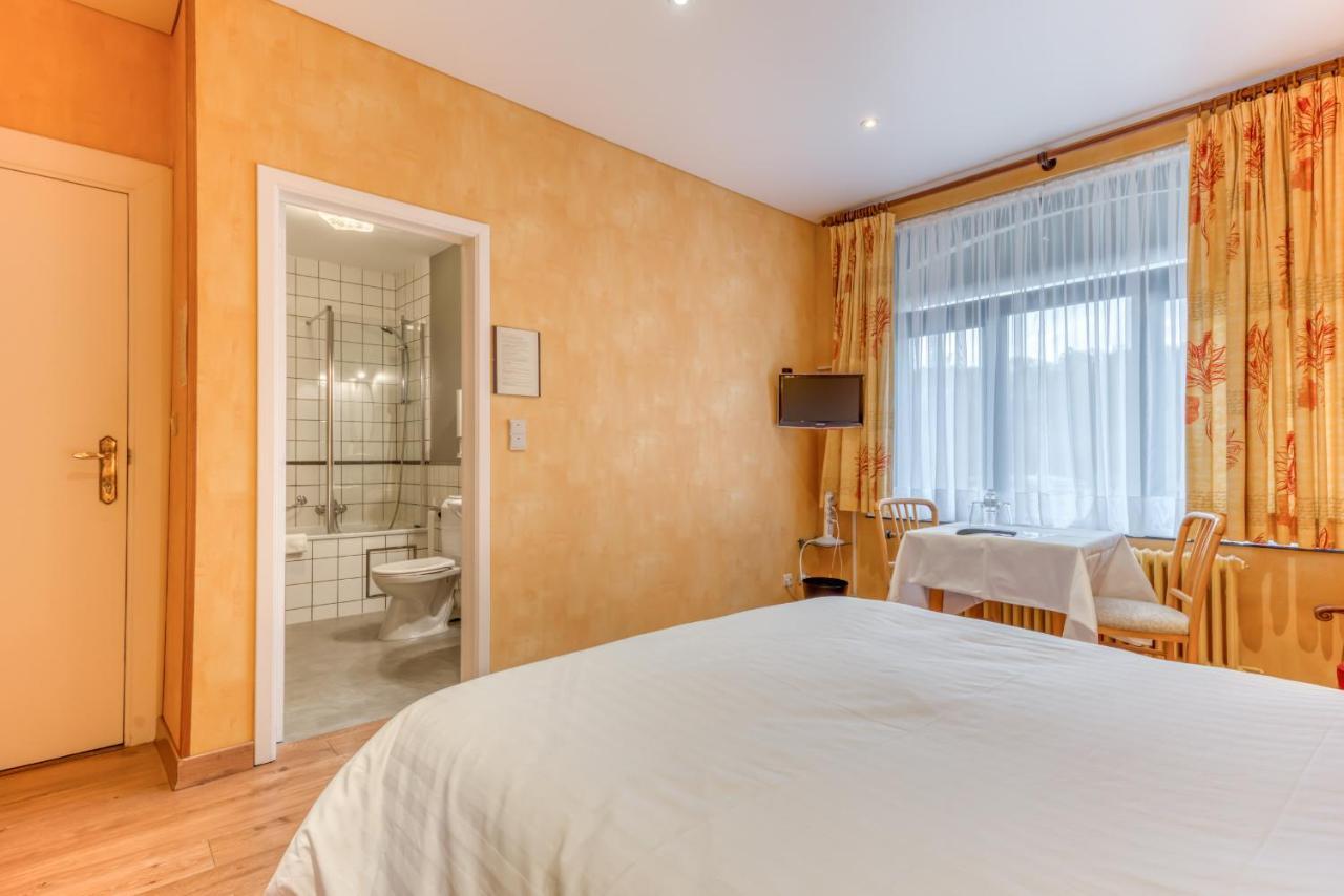 Hotel Le Cor De Chasse Saint-Hubert Exterior photo