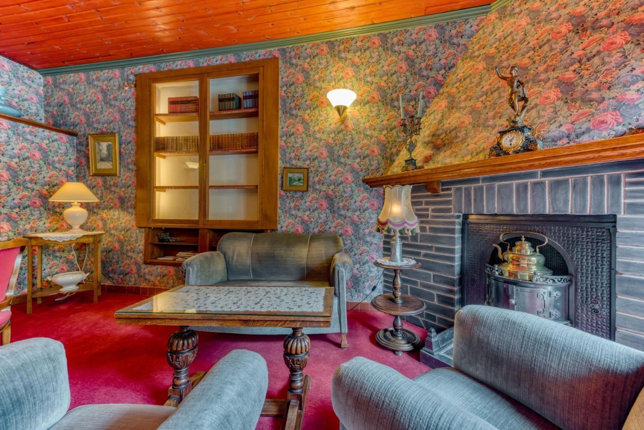 Hotel Le Cor De Chasse Saint-Hubert Exterior photo